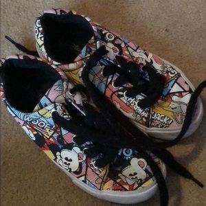 MICKEY MOUSE SHOES KIDS SIZE 2/3